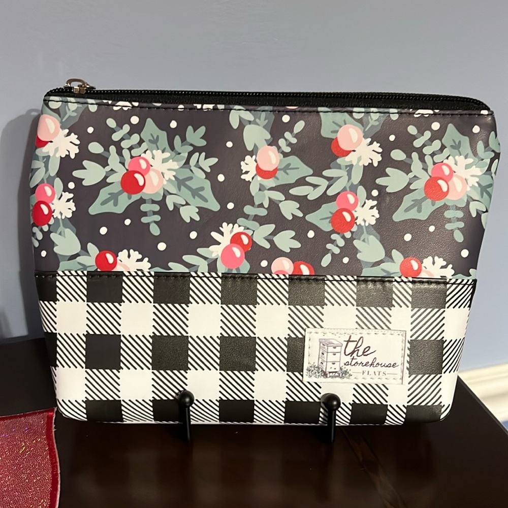 The Storehouse Flats Christmas Holly Zipper Pouch